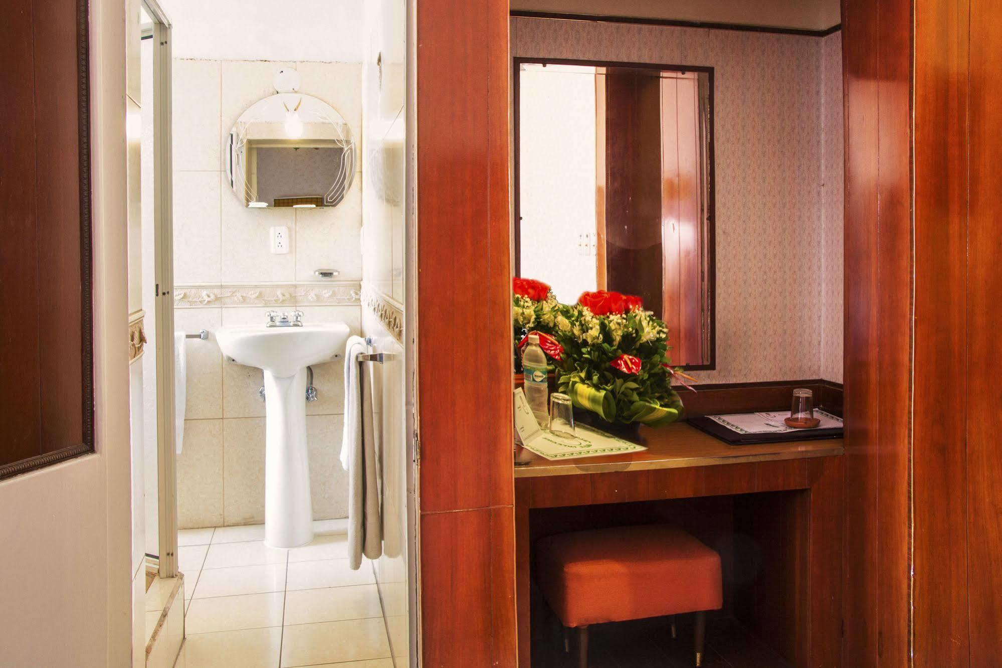 Hotel Inca Imperial Quito Extérieur photo